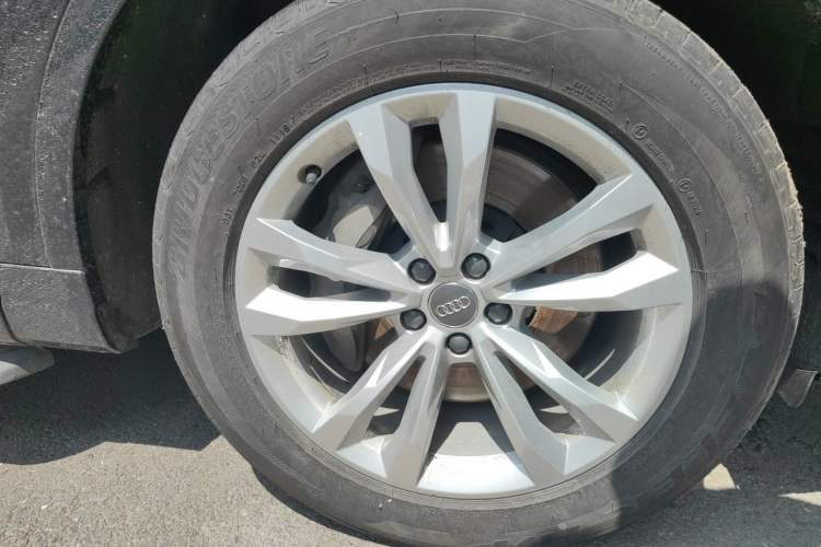 Used Audi Q7 2019 55 TFSI Technology Edition Right Front Wheel Hub