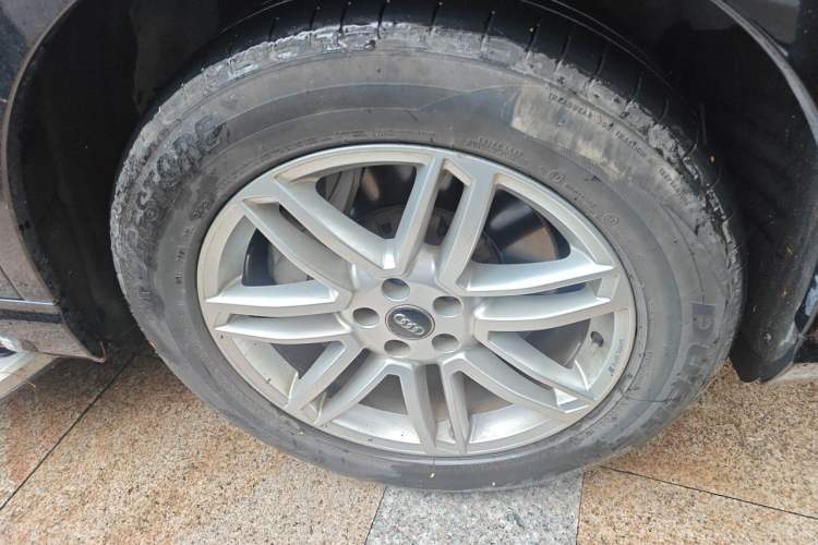 Used Audi Q7 2019 45 TFSI S line Sport Edition Right Front Wheel Hub