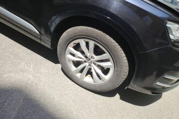 Used Audi Q7 2019 55 TFSI Technology Edition Right Front Wheel Hub