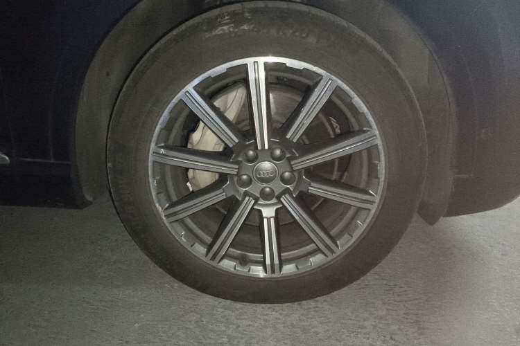 Used Audi Q7 2019 55 TFSI Prestige Edition Right Front Wheel Hub