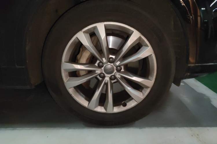 Used Audi Q7 2019 55 TFSI Technology Edition Right Front Wheel Hub