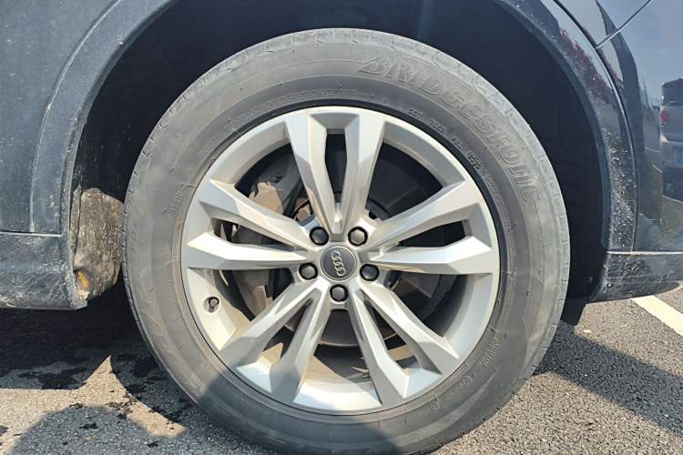 Used Audi Q7 2019 55 TFSI Technology Edition Right Front Wheel Hub