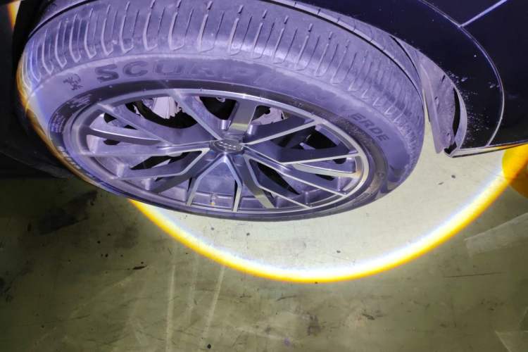 Used Audi Q7 2019 55 TFSI Technology Edition Right Front Wheel Hub