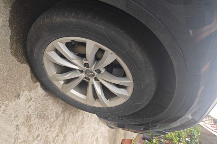 Used Audi Q7 2019 55 TFSI Technology Edition Right Front Wheel Hub