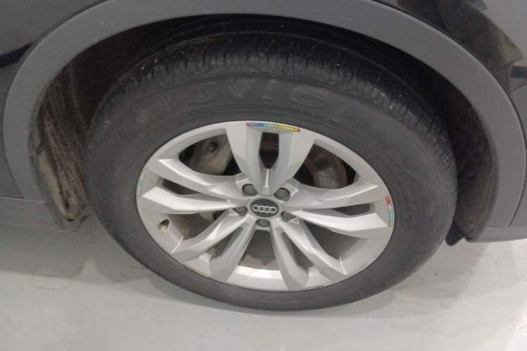 Used Audi Q7 2019 55 TFSI Technology Edition Right Front Wheel Hub