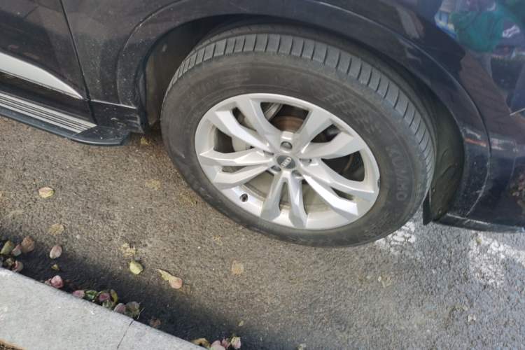 Used Audi Q7 2019 45 TFSI Comfort Model Right Front Wheel Hub
