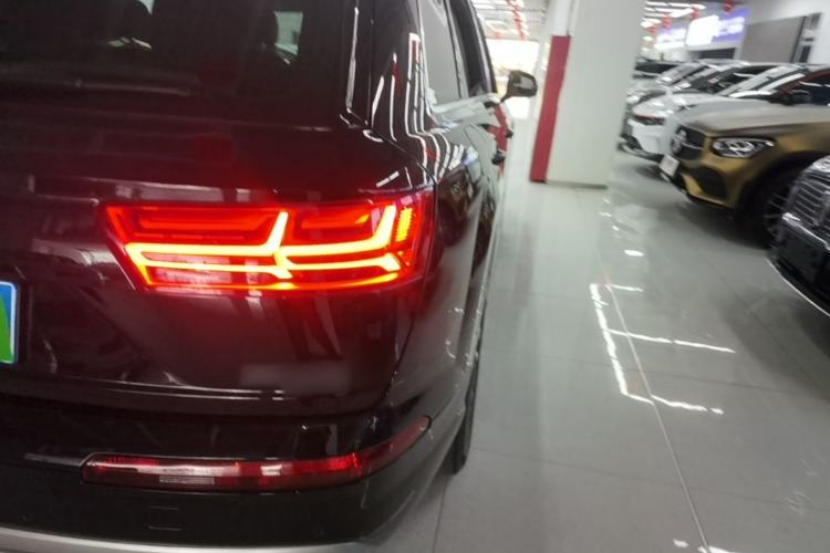 Used Audi Q7 2019 55 TFSI Technology Edition Right Rear Taillight