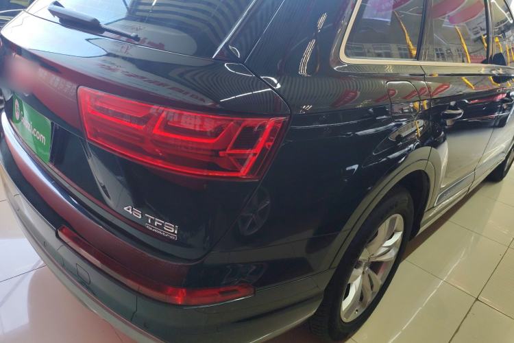 Used Audi Q7 2019 45 TFSI Comfort Model Right Rear Taillight