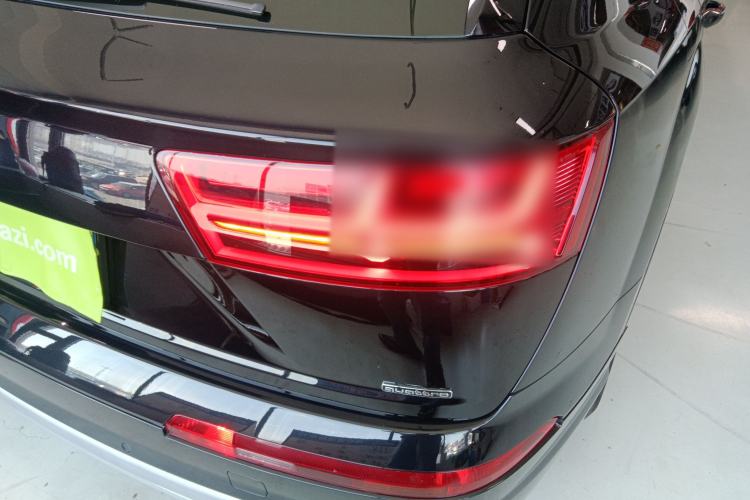 Used Audi Q7 2019 45 TFSI Comfort Model Right Rear Taillight