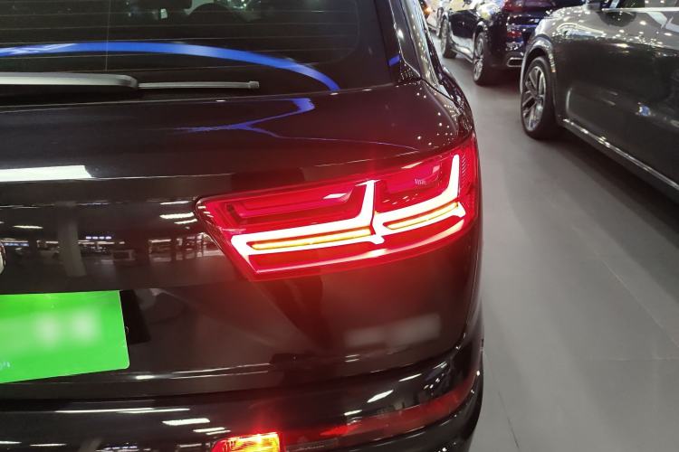 Used Audi Q7 2019 55 TFSI Technology Edition Right Rear Taillight