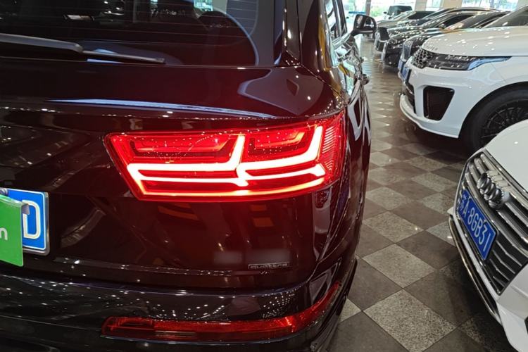 Used Audi Q7 2019 45 TFSI S line Sport Edition Right Rear Taillight