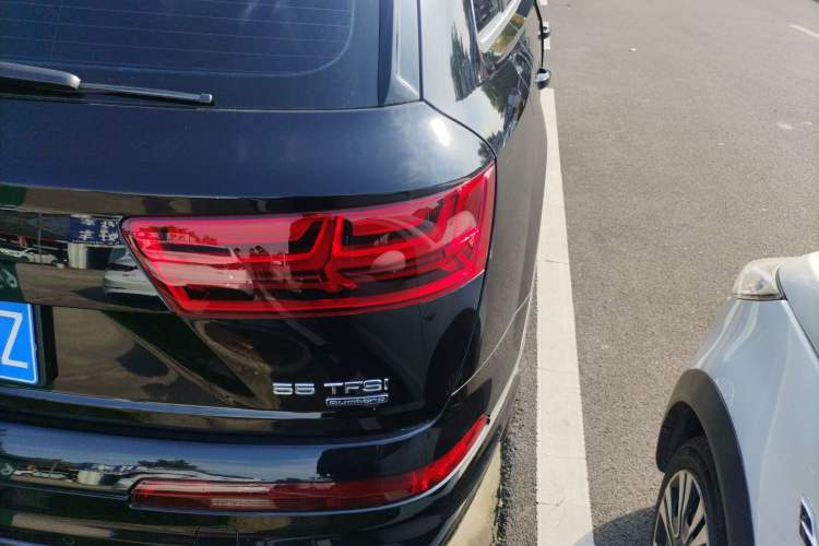 Used Audi Q7 2019 55 TFSI Technology Edition Right Rear Taillight