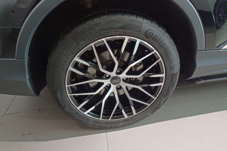 Used Audi Q7 2019 45 TFSI Comfort Model Right Rear Wheel Hub