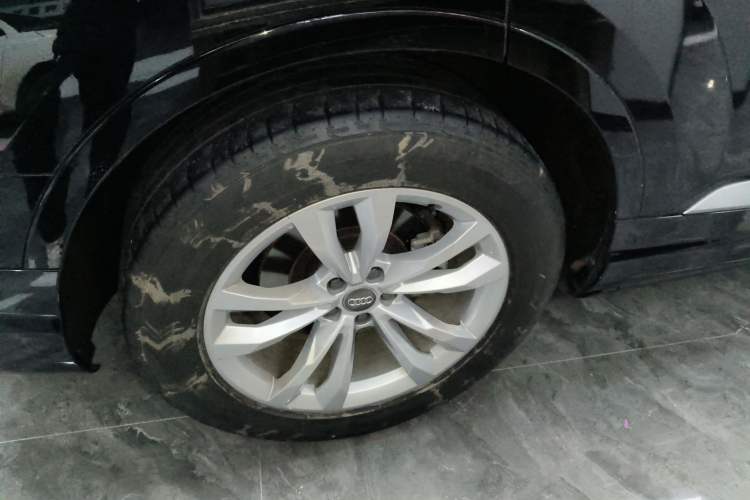 Used Audi Q7 2019 45 TFSI Comfort Model Right Rear Wheel Hub