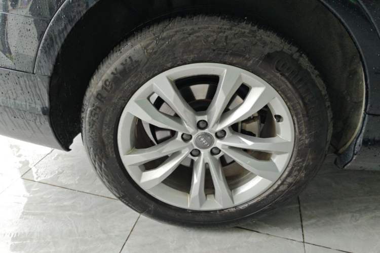 Used Audi Q7 2019 45 TFSI Comfort Model Right Rear Wheel Hub