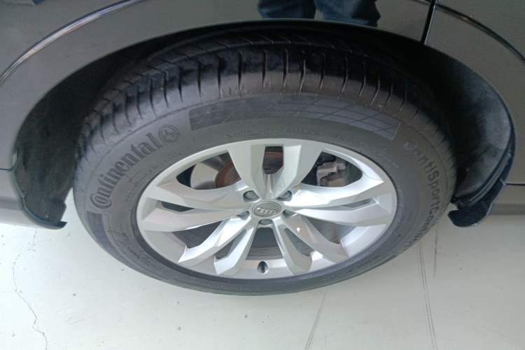 Used Audi Q7 2019 45 TFSI Comfort Model Right Rear Wheel Hub