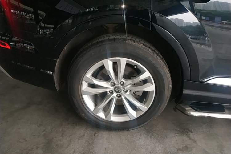 Used Audi Q7 2019 55 TFSI Technology Edition Right Rear Wheel Hub