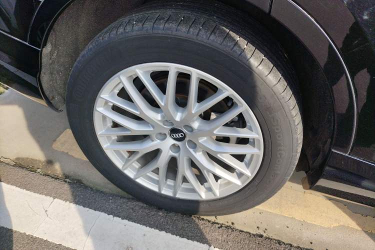 Used Audi Q7 2019 55 TFSI Technology Edition Right Rear Wheel Hub
