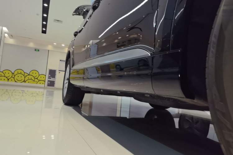 Used Audi Q7 2019 55 TFSI Technology Edition Right Side Sill