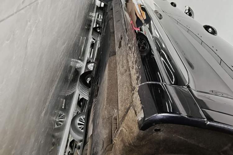 Used Audi Q7 2019 45 TFSI Comfort Model Right Side Sill