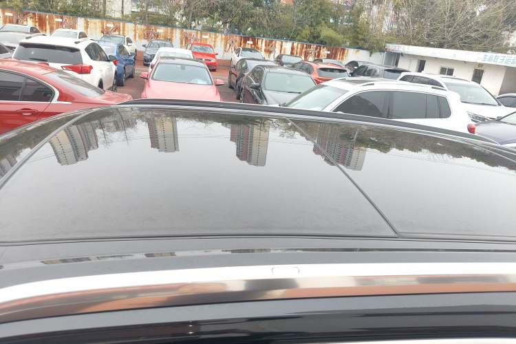 Used Audi Q7 2019 45 TFSI Comfort Model Roof