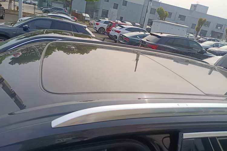 Used Audi Q7 2019 45 TFSI Comfort Model Roof