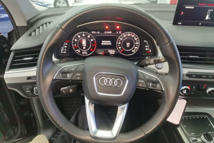 Used Audi Q7 2019 55 TFSI Technology Edition Steering Wheel