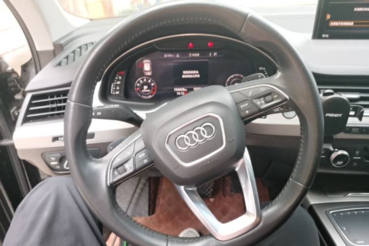 Used Audi Q7 2019 55 TFSI Technology Edition Steering Wheel