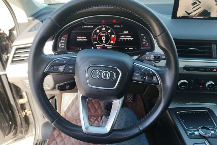 Used Audi Q7 2019 45 TFSI Comfort Model Steering Wheel
