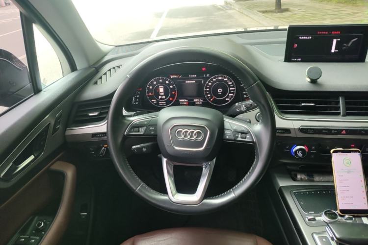 Used Audi Q7 2019 45 TFSI Comfort Model Steering Wheel