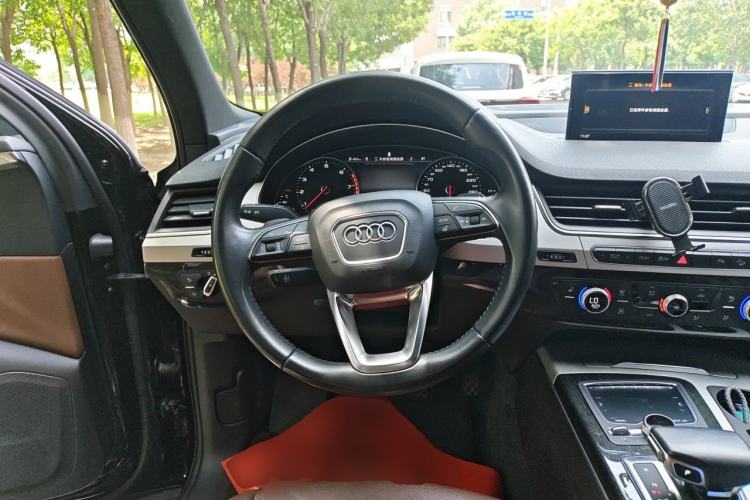 Used Audi Q7  Steering Wheel