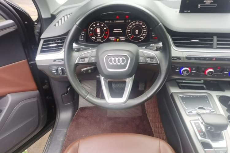 Used Audi Q7 2019 55 TFSI Technology Edition Steering Wheel