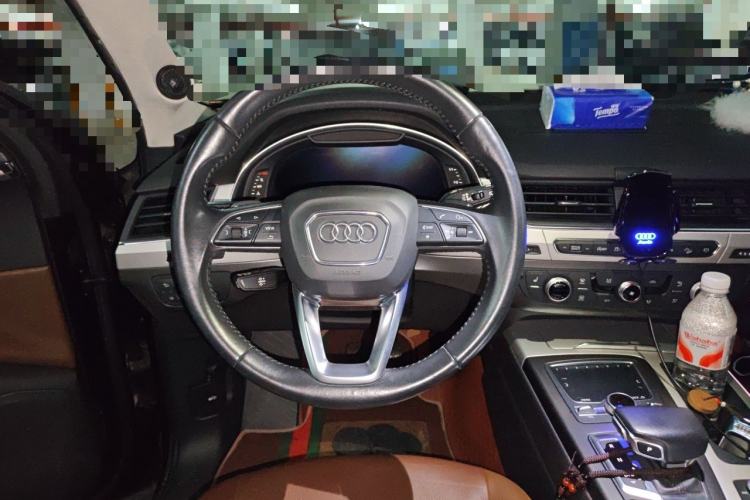 Used Audi Q7 2019 45 TFSI Comfort Model Steering Wheel
