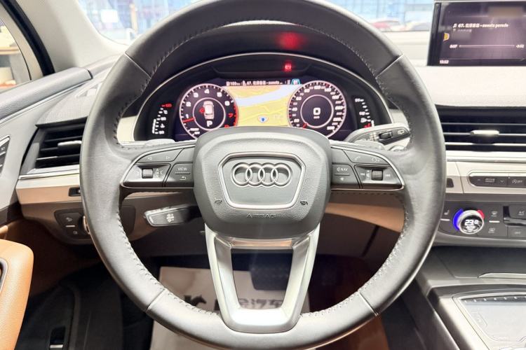 Used Audi Q7 2019 55 TFSI Technology Edition Steering Wheel