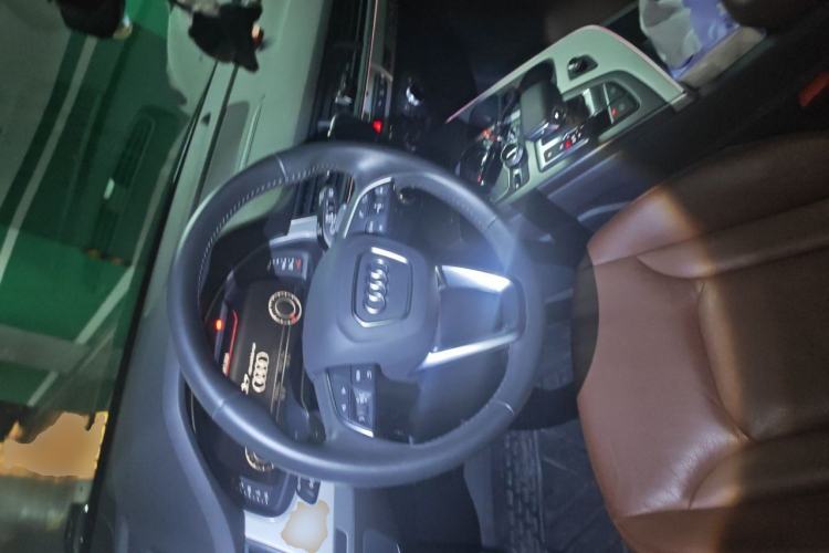Used Audi Q7 2019 55 TFSI Technology Edition Steering Wheel