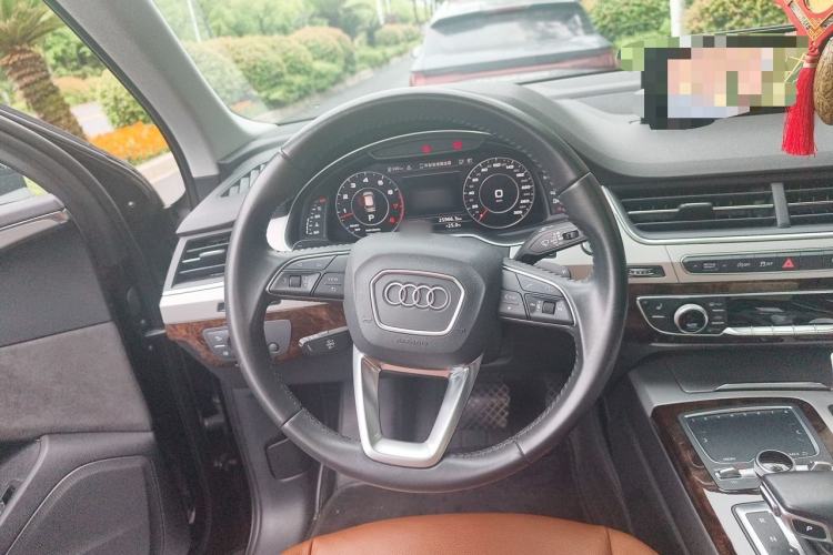 Used Audi Q7 2019 55 TFSI Technology Edition Steering Wheel
