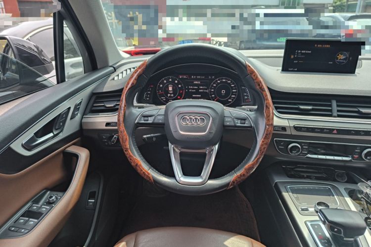 Used Audi Q7 2019 45 TFSI S line Sport Edition Steering Wheel
