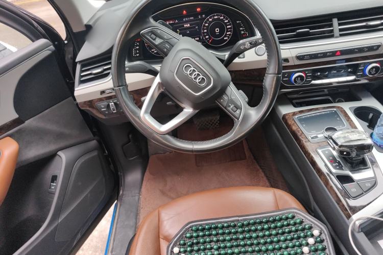 Used Audi Q7 2019 55 TFSI Technology Edition Steering Wheel