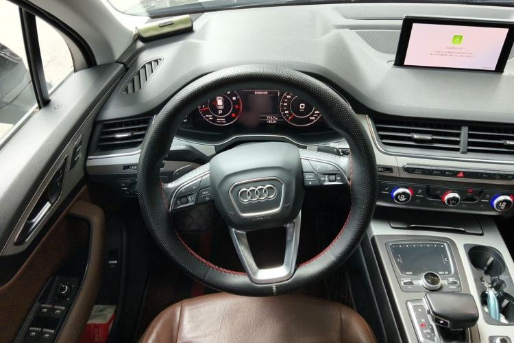 Used Audi Q7 2019 55 TFSI Technology Edition Steering Wheel
