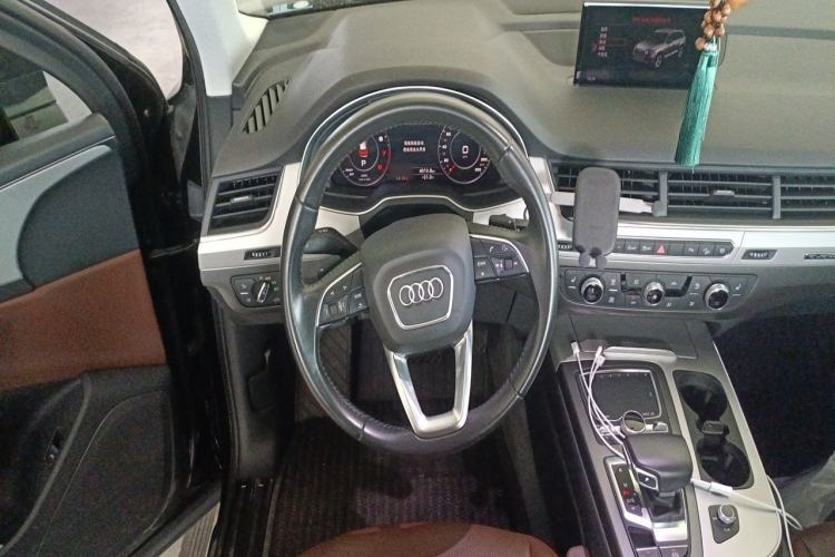 Used Audi Q7  Steering Wheel