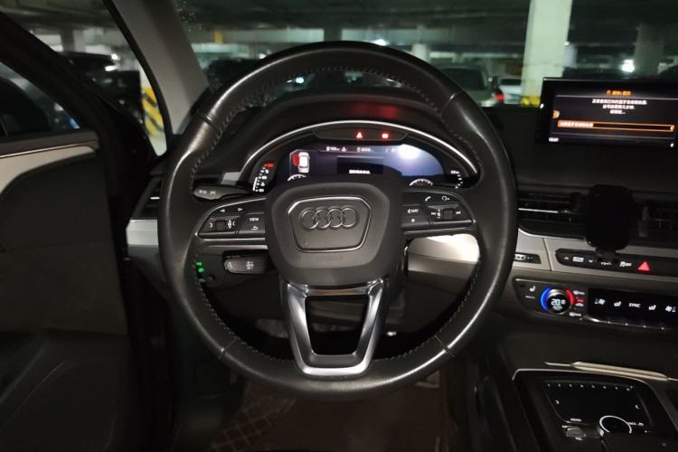 Used Audi Q7 2019 45 TFSI S line Sport Edition Steering Wheel