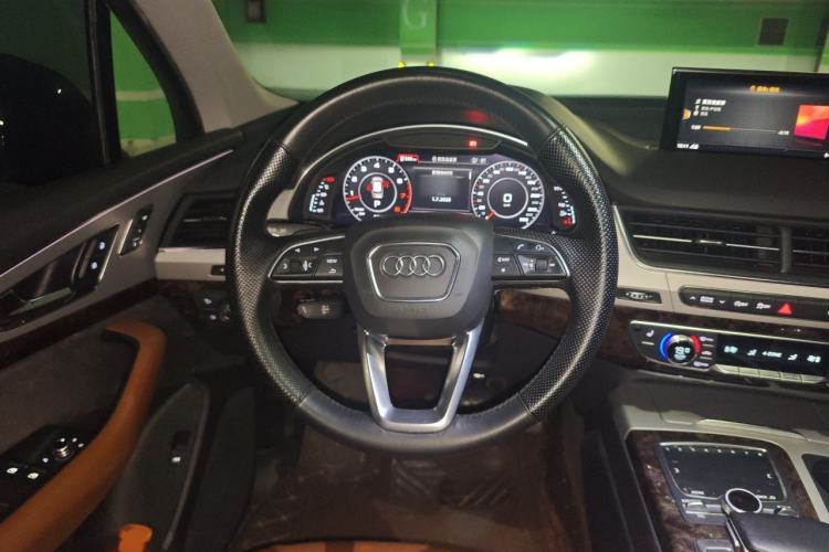 Used Audi Q7 2019 55 TFSI S line Sport Edition Steering Wheel