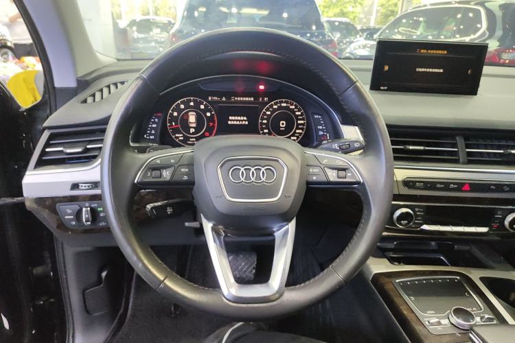 Used Audi Q7 2019 55 TFSI Technology Edition Steering Wheel