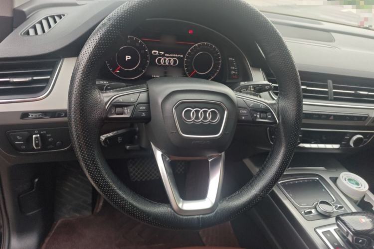 Used Audi Q7 2019 55 TFSI Technology Edition Steering Wheel