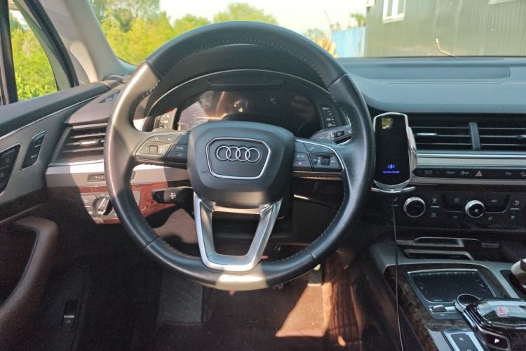 Used Audi Q7 2019 55 TFSI Technology Edition Steering Wheel