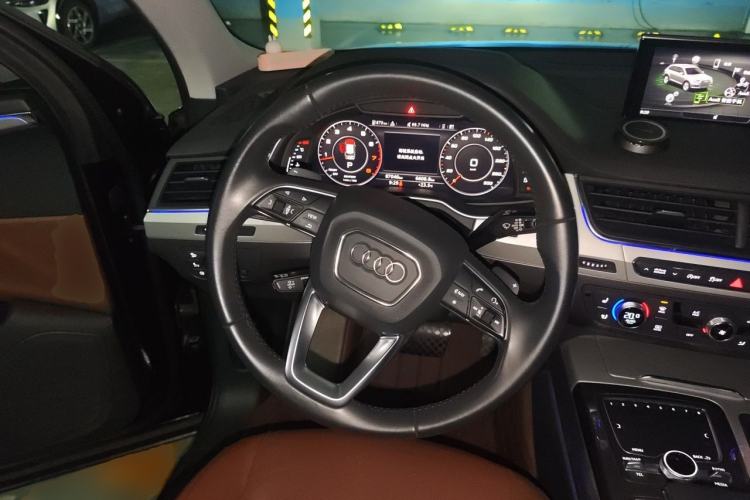Used Audi Q7 2019 55 TFSI Technology Edition Steering Wheel