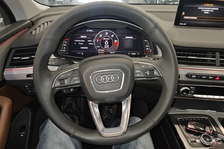 Used Audi Q7 2019 45 TFSI S line Sport Edition Steering Wheel