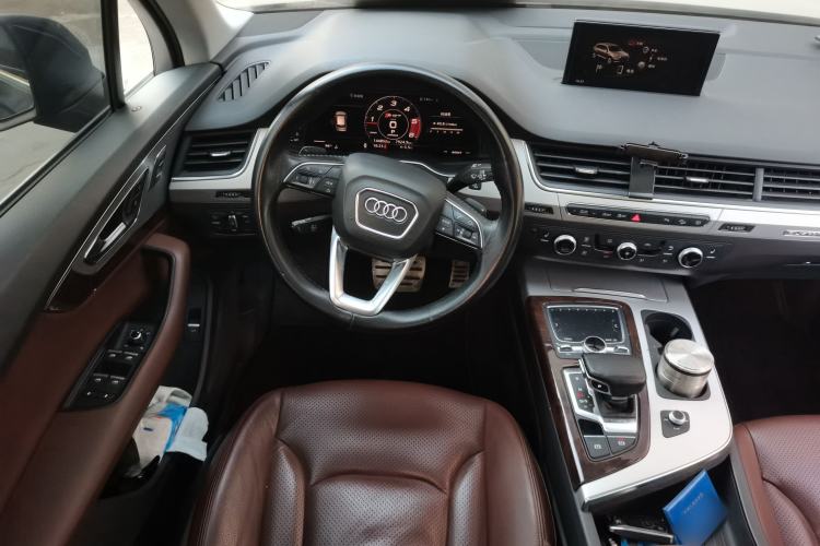 Used Audi Q7 2019 55 TFSI Technology Edition Steering Wheel