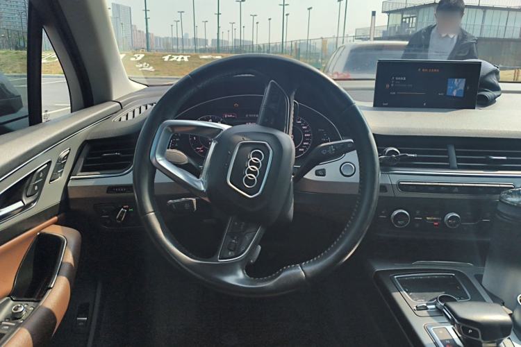 Used Audi Q7 2019 55 TFSI Technology Edition Steering Wheel