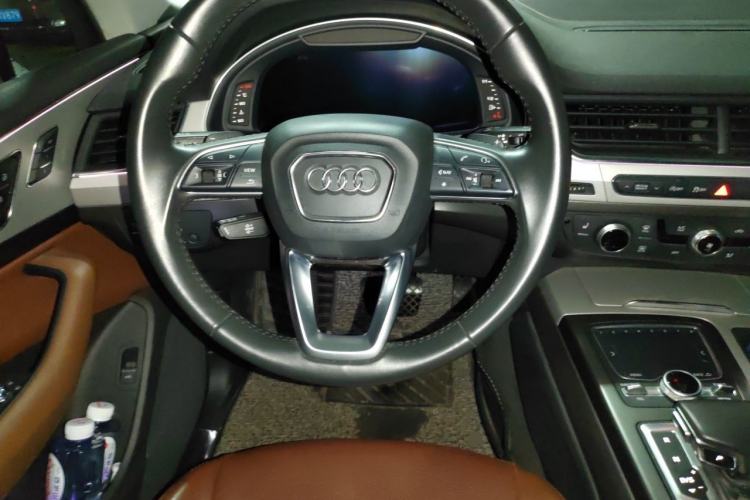 Used Audi Q7 2019 55 TFSI Technology Edition Steering Wheel